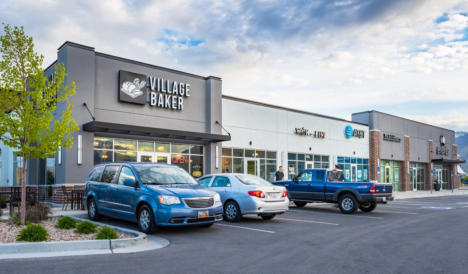 Inline retail building at mixed-use business community